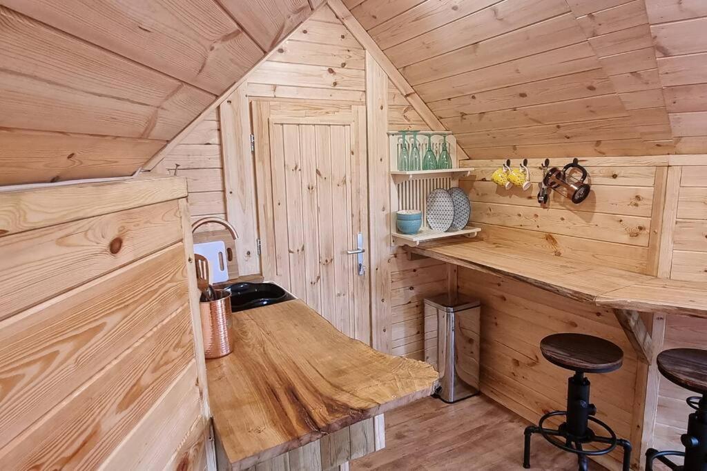 Woodland With Hot Tub & Log Burner Apartment
