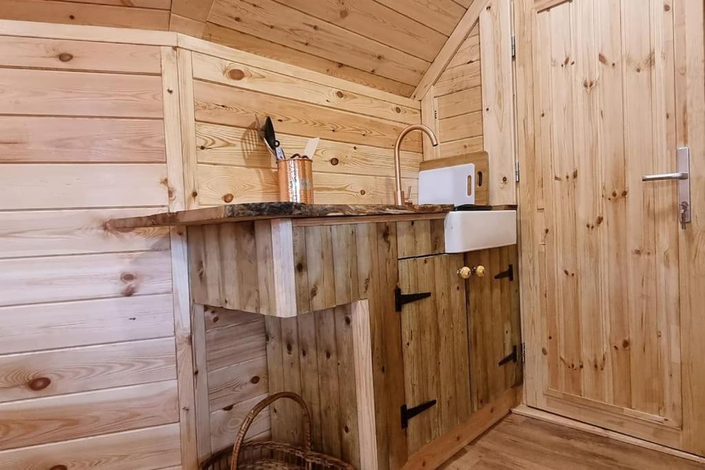 Apartment Woodland With Hot Tub & Log Burner *